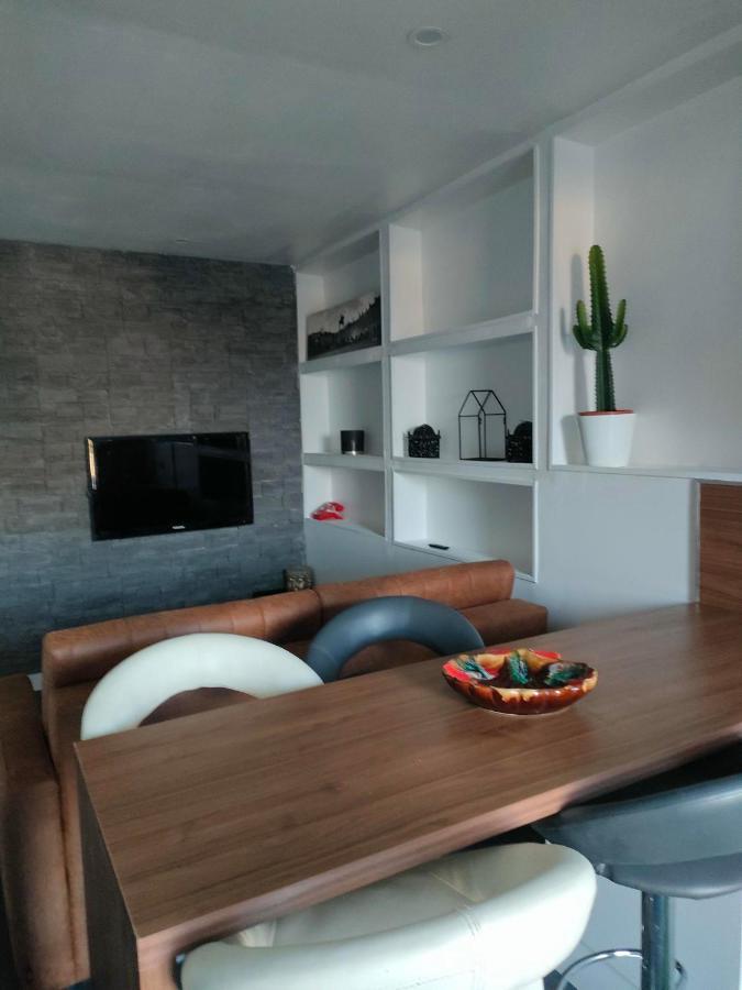 Le Petit Cocon - Parking Prive - Lyon Sud Apartment Venissieux Exterior photo